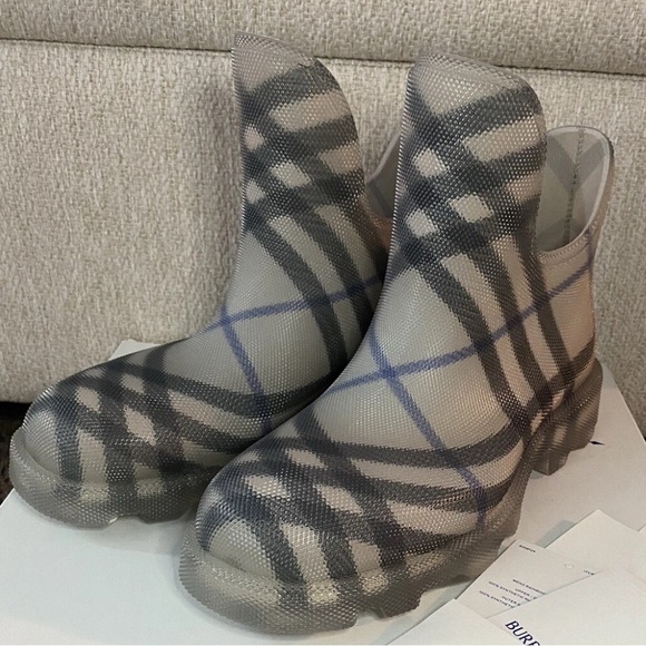 Burberry check rain boots - Picture 1 of 2